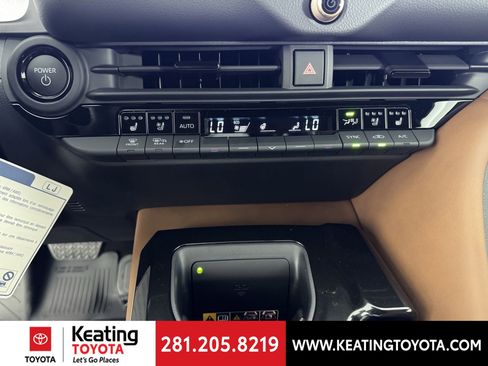 New 2025 Toyota Crown Signia image 3