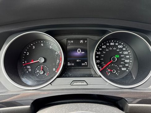 Used 2020 Volkswagen Tiguan SE w/ Panoramic Sunroof Package FWD image 16