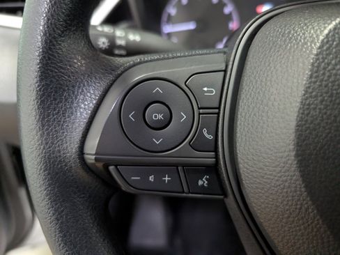 Used 2025 Toyota Corolla LE image 18