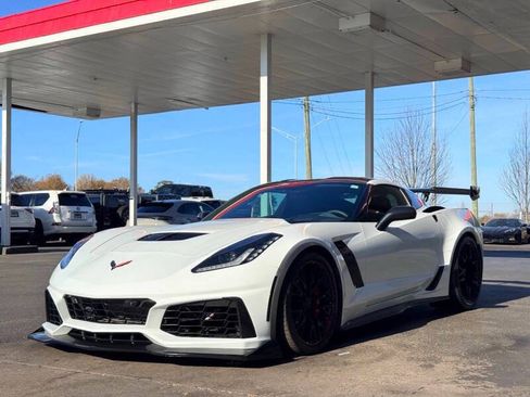 Used 2016 Chevrolet Corvette Z06 w/ 3LZ Preferred Equipment Group RWD image 13