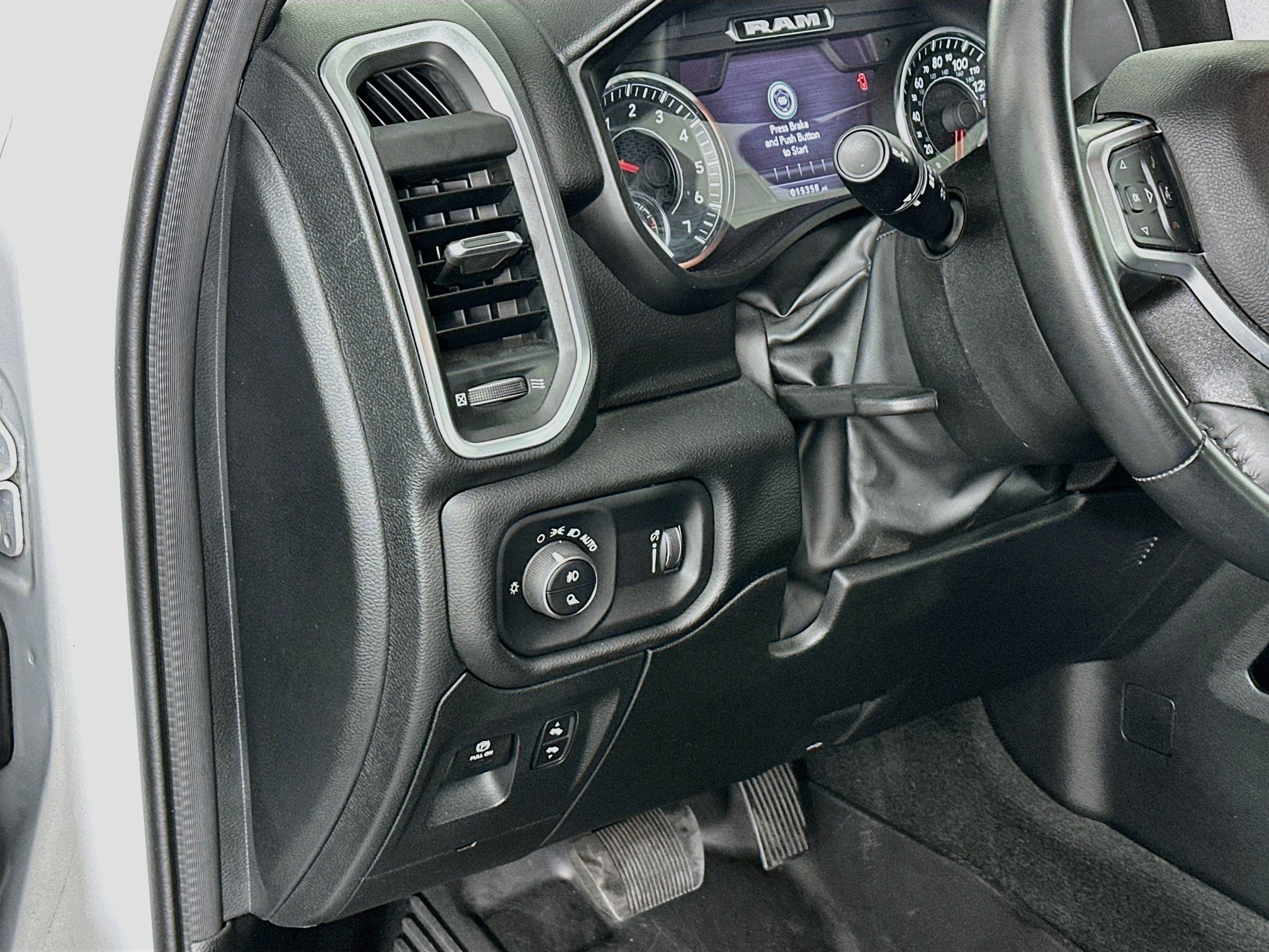 Used 2023 RAM 1500 Big Horn AWD/4WD image 17