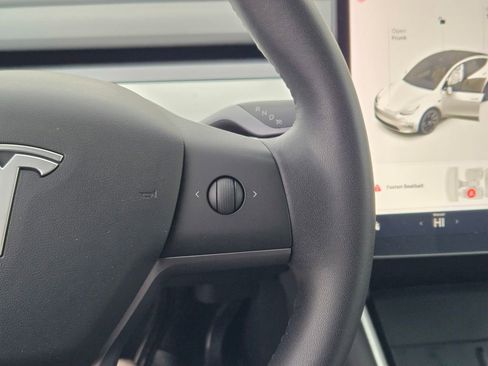 Used 2021 Tesla Model Y Long Range image 29