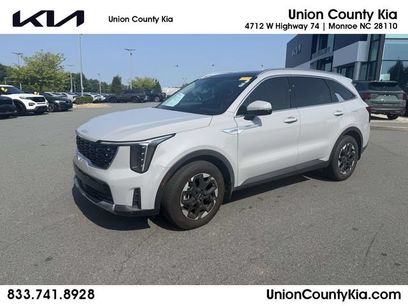 Certified 2025 Kia Sorento S w/ Panoramic Sunroof Package