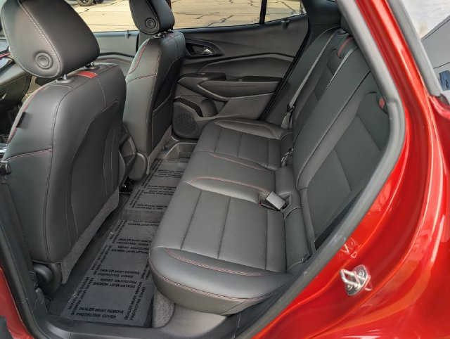 Used 2024 Chevrolet Trax RS w/ Sunroof Package FWD image 14