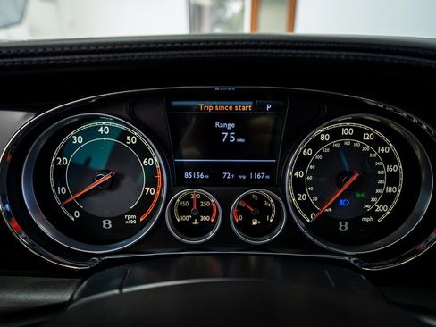 Used 2015 Bentley Flying Spur V8 image 42