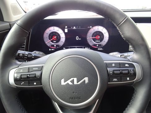 Used 2025 Kia Sportage SX AWD/4WD image 24