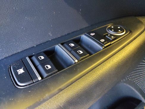 Used 2021 Kia Forte LXS FWD image 27
