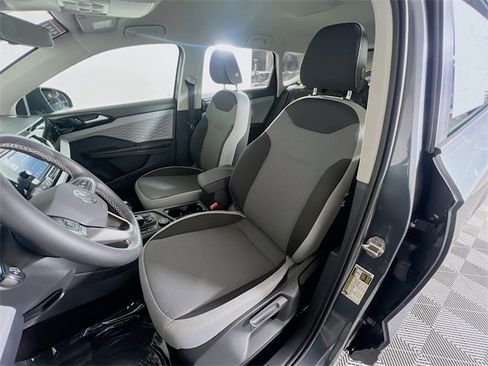 Used 2024 Volkswagen Taos S image 9