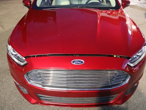 Used 2014 Ford Fusion SE w/ Equipment Group 202A image 11