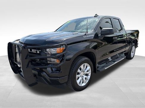 Used 2024 Chevrolet Silverado 1500 Custom RWD image 3