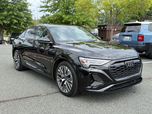 Used 2024 Audi Q8 e-tron Prestige w/ Prestige Package AWD/4WD image 7