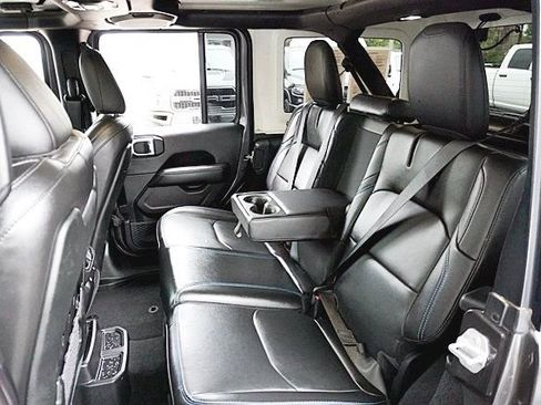 Used 2021 Jeep Wrangler Unlimited Rubicon 4xe image 17