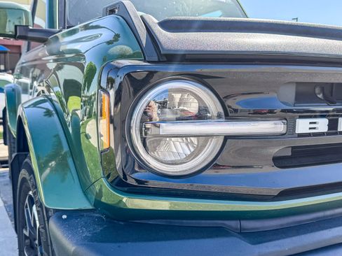 Used 2023 Ford Bronco Outer Banks AWD/4WD image 4