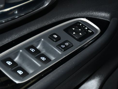 Used 2020 Mitsubishi Outlander SEL image 34