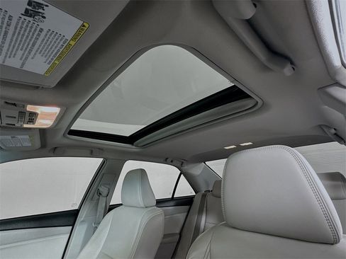 Used 2016 Toyota Camry XLE image 14