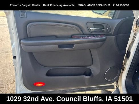 Used 2007 Cadillac Escalade AWD w/ Information Package image 18