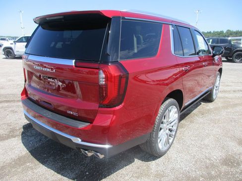 New 2026 GMC Yukon Denali w/ Denali Reserve Package AWD/4WD image 4