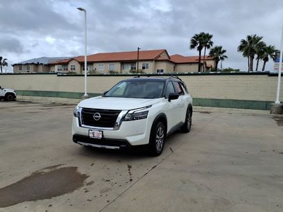 Used 2023 Nissan Pathfinder SL