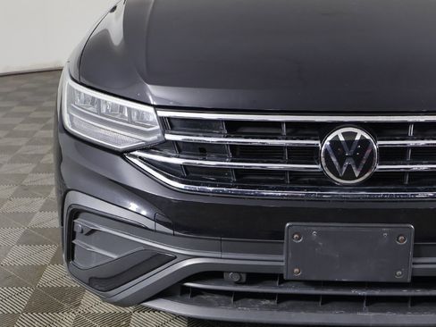 Used 2022 Volkswagen Tiguan SE w/ Panoramic Sunroof Package image 14