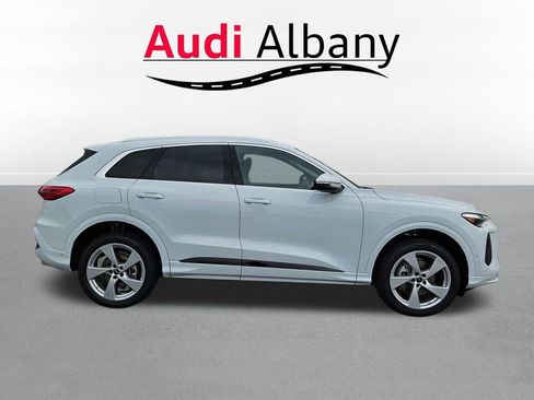 New 2025 Audi Q5 Premium Plus AWD/4WD image 3
