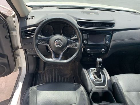 Used 2017 Nissan Rogue SL w/ SL Premium Package FWD image 10