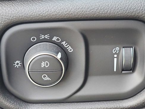 Used 2022 RAM 1500 Big Horn image 24