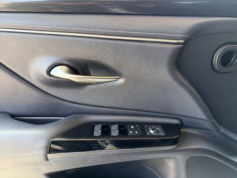Used 2022 Lexus ES 350 w/ Accessory Package FWD image 11