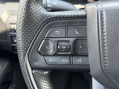 Used 2025 Toyota Tacoma SR w/ SR Upgrade Package AWD/4WD image 10