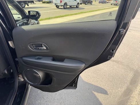 Used 2018 Honda HR-V EX image 19