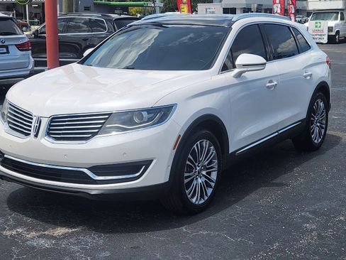 Used 2016 Lincoln MKX Reserve w/ Technology Package FWD image 2