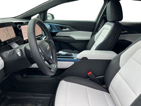 New 2026 Chevrolet Equinox EV LT w/ LPO, Blackout Package FWD image 10