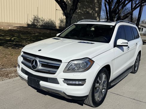 Used 2014 Mercedes-Benz GL 450 4MATIC image 2