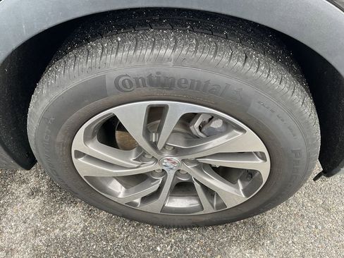 Used 2022 Buick Envision Essence w/ Technology Package I image 12