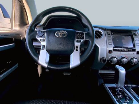 Used 2018 Toyota Tundra SR5 w/ SR5 Upgrade Package AWD/4WD image 5