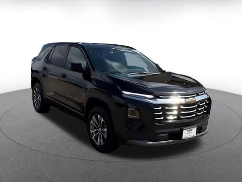 Used 2025 Chevrolet Equinox LT FWD image 3