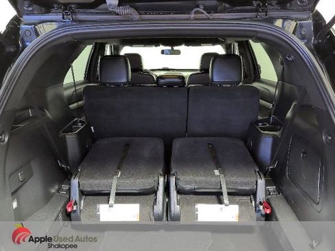Used 2016 Ford Explorer XLT w/ Equipment Group 202A AWD/4WD image 10