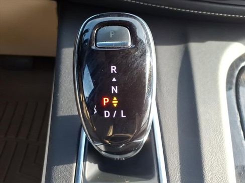 Used 2023 Cadillac Escalade ESV Premium Luxury image 18