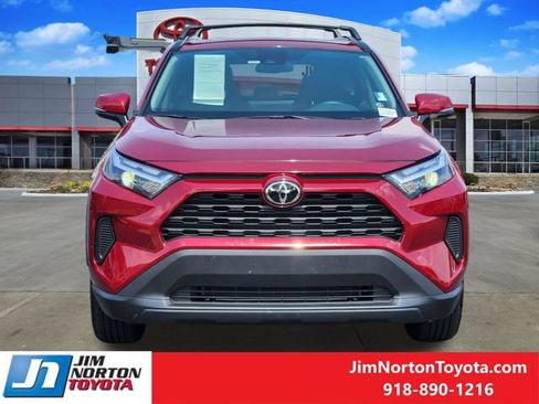 Used 2025 Toyota RAV4 XLE w/ Convenience Package FWD image 4