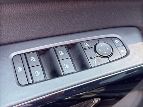 Certified 2025 Nissan Pathfinder S AWD/4WD image 12