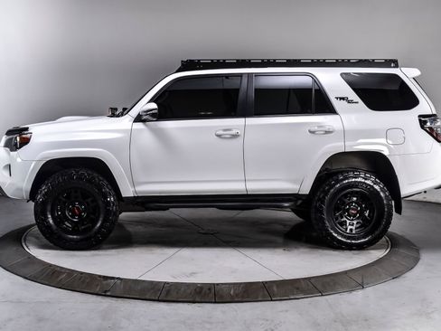 Used 2023 Toyota 4Runner TRD Off-Road Premium AWD/4WD image 3