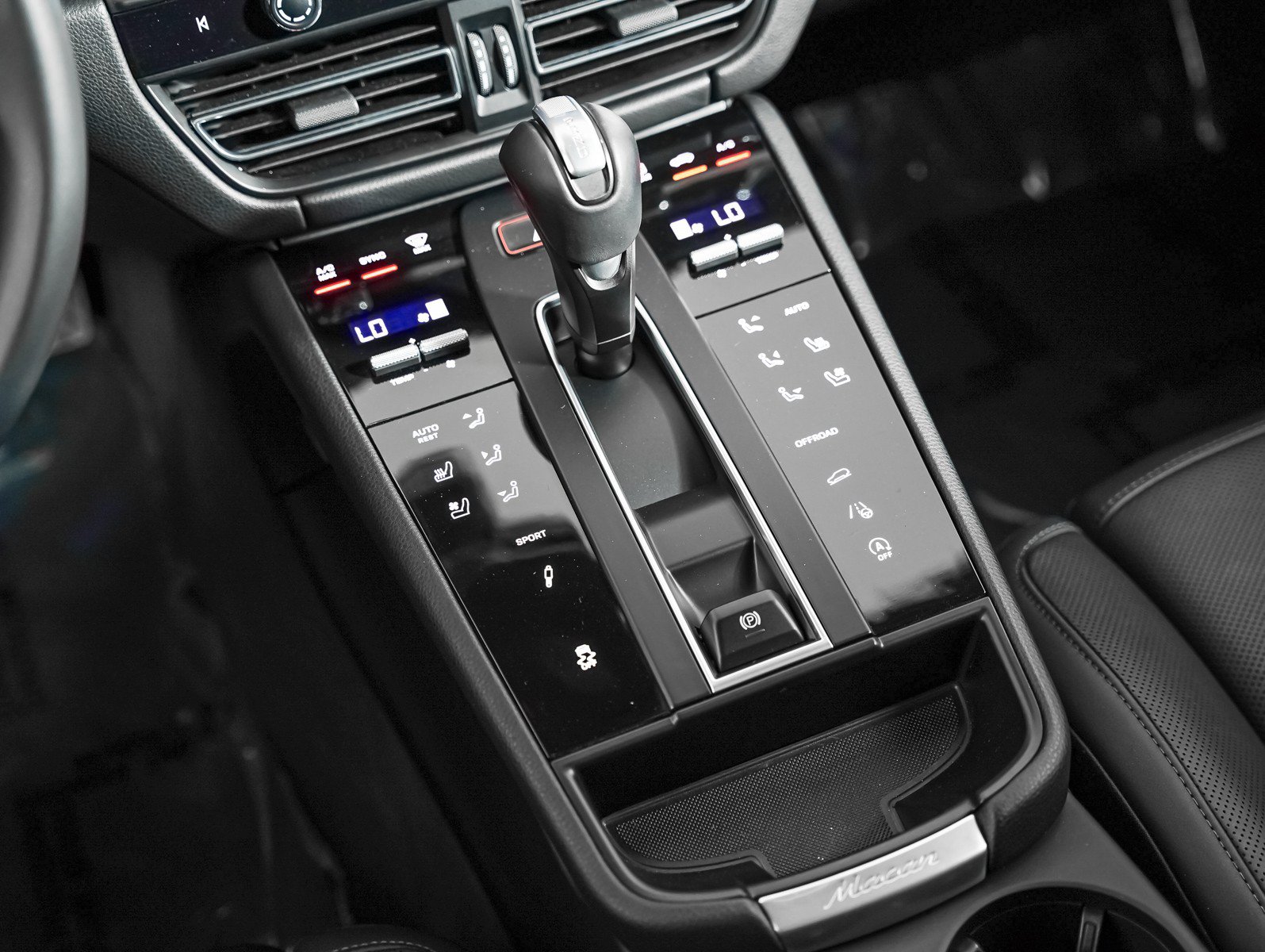 Certified 2026 Porsche Macan S AWD/4WD image 20