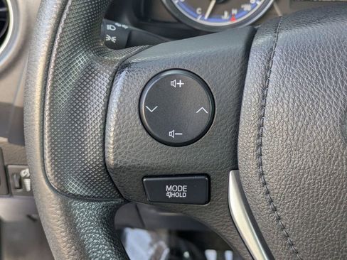 Used 2017 Toyota Corolla LE image 8