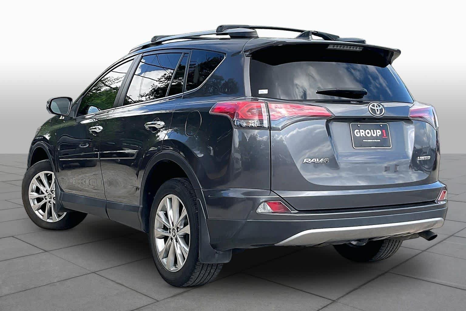 Used 2018 Toyota RAV4 Limited FWD image 12