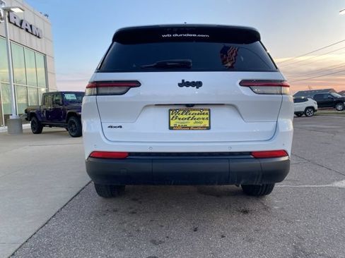 Used 2024 Jeep Grand Cherokee L Laredo AWD/4WD image 6