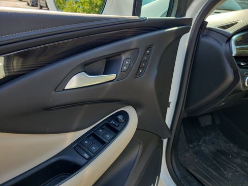 Used 2020 Buick Envision Premium AWD/4WD image 18