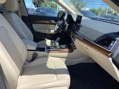 Used 2023 Audi Q5 2.0T Premium w/ Convenience Package AWD/4WD image 28