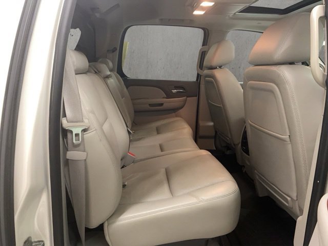 Used 2010 Chevrolet Avalanche LTZ AWD/4WD image 24