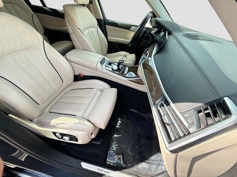 Used 2020 BMW X7 xDrive40i w/ Executive Package AWD/4WD image 16