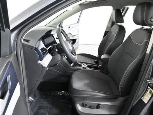 Certified 2023 Volkswagen Taos SE image 19