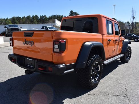 Used 2025 Jeep Gladiator Rubicon w/ Technology Group image 9